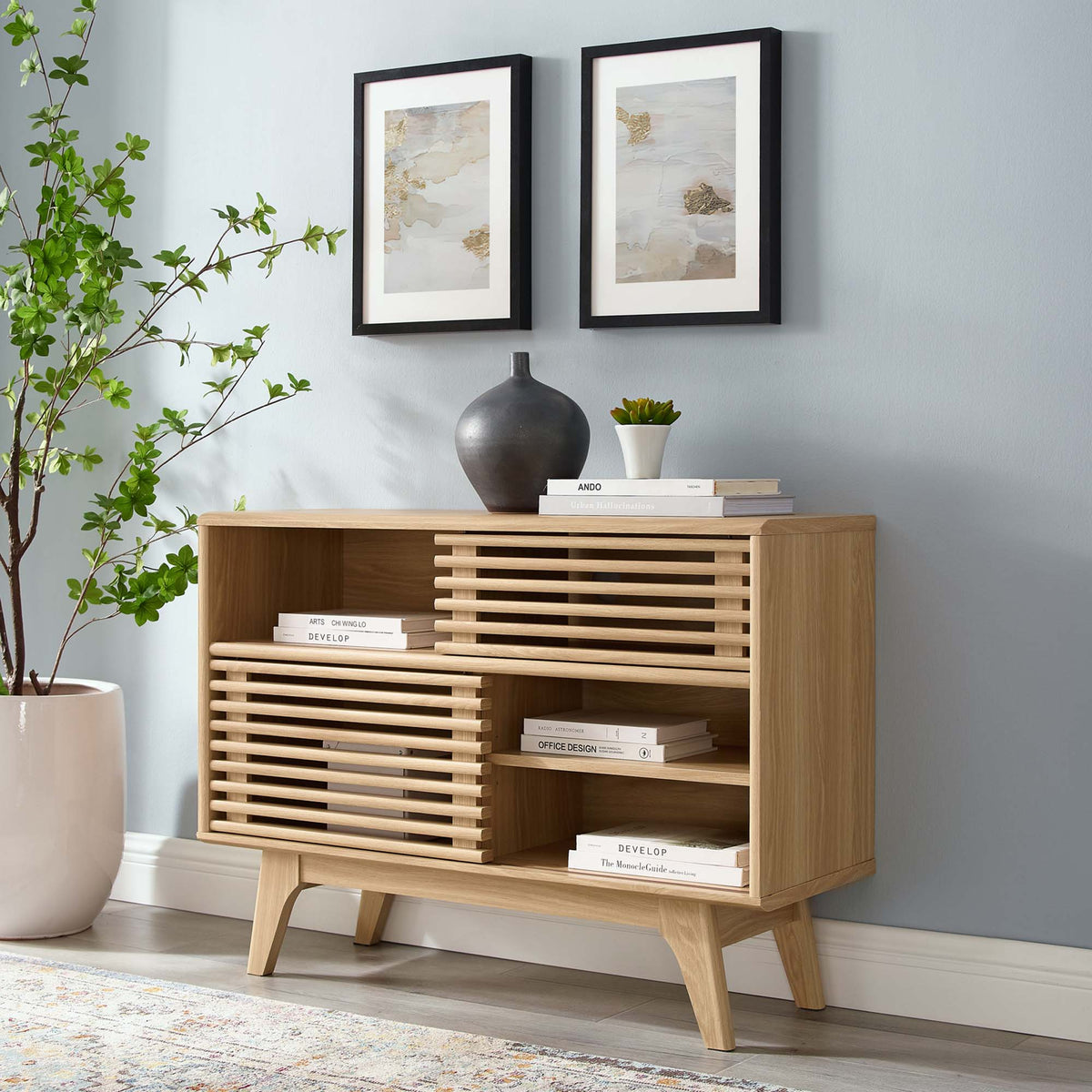 Render Display Stand - Oak