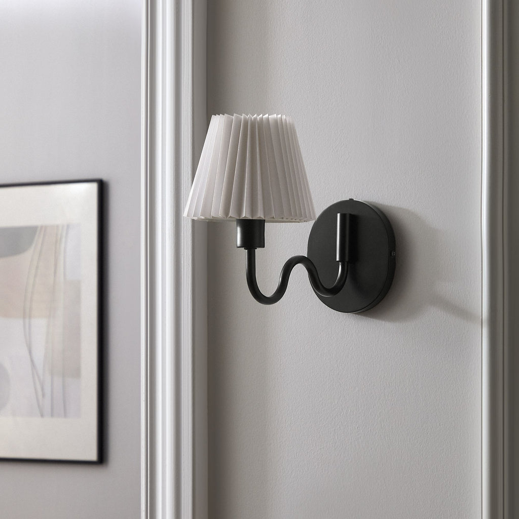 Wave Squiggle Arm Wall Sconce - Black