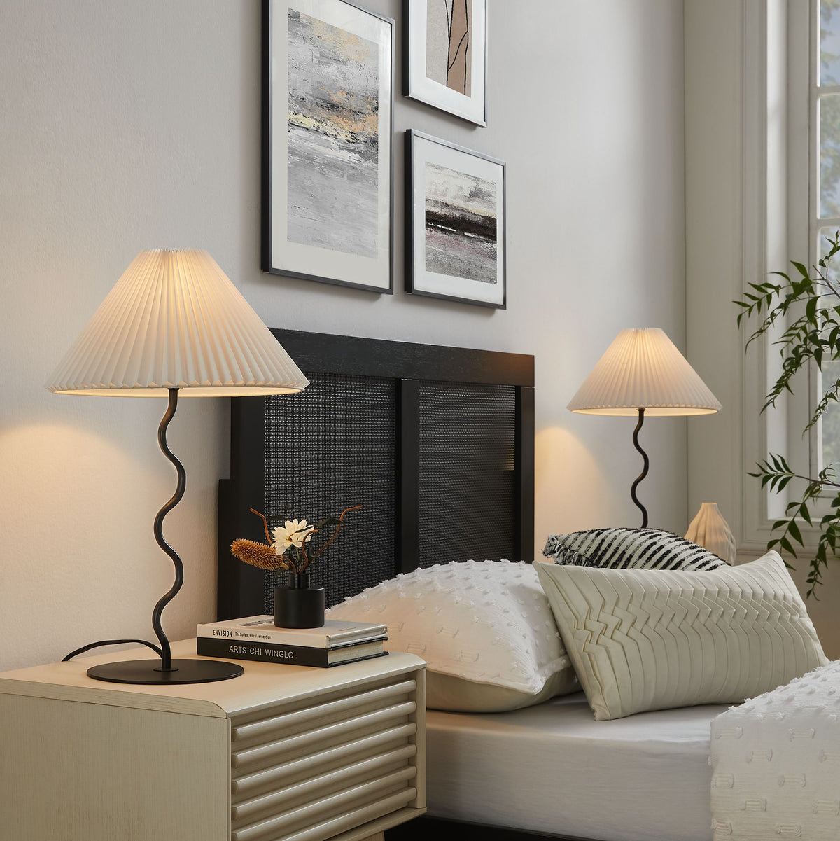Wave Squiggle Table Lamp - Black