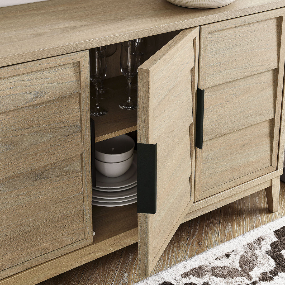 Sinya 4-Door Sideboard - Light Oak