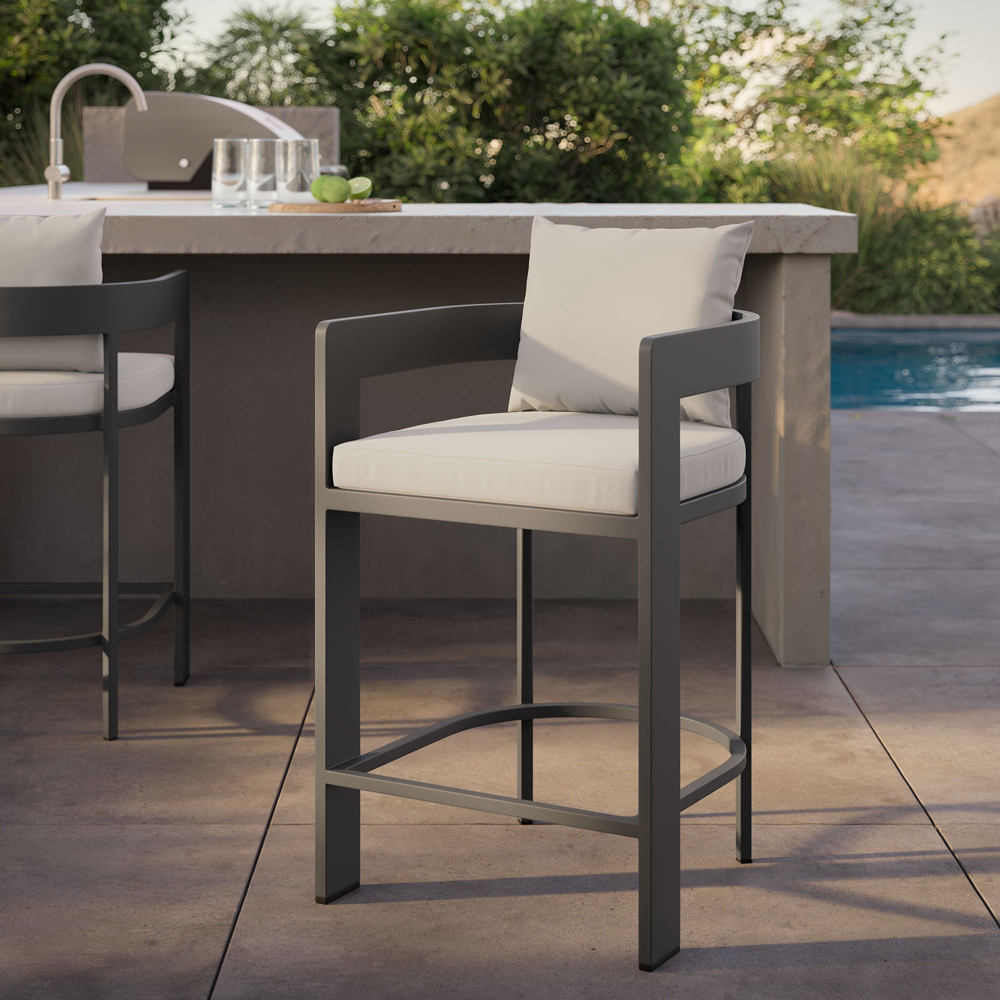 Tahoe Outdoor Patio Patio Aluminum Counter Stool - White