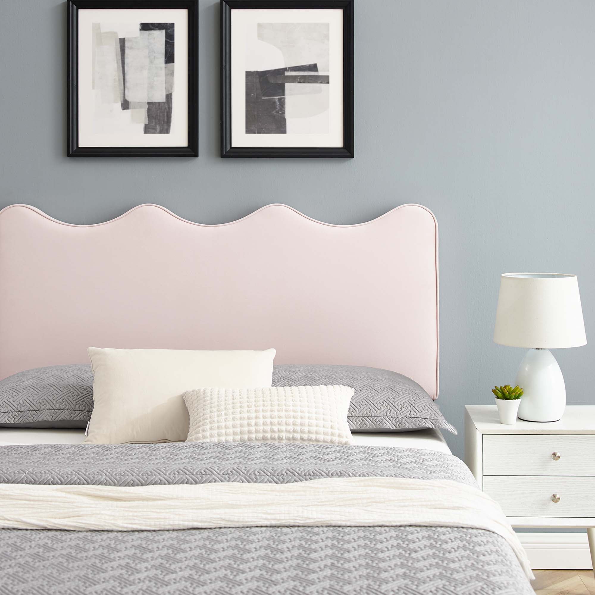 Current Performance Velvet Queen Platform Bed - Pink (MOD-6735-PNK)