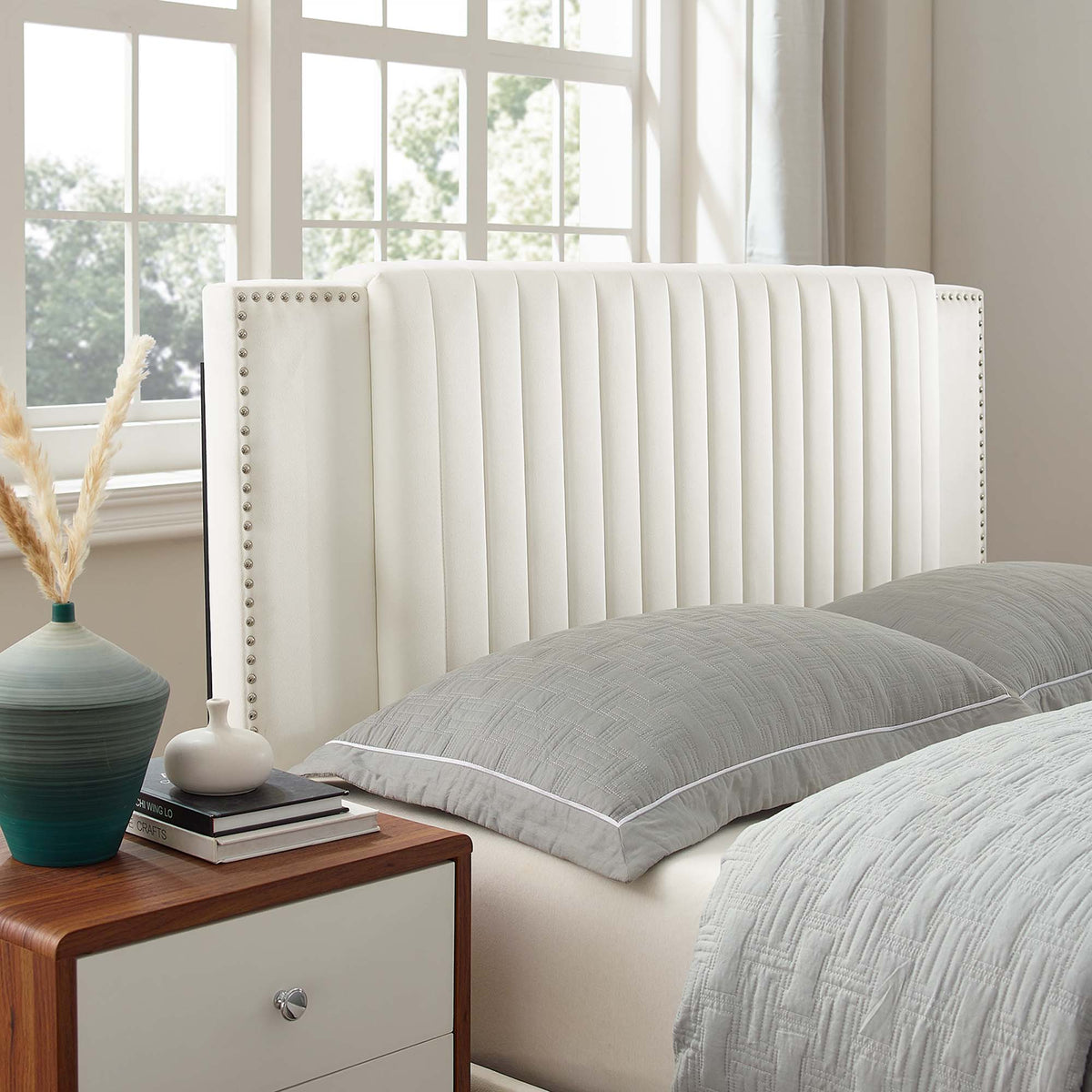 Zahra Tapered Wood Leg Channel Tufted Performance Velvet Twin Platform Bed - White