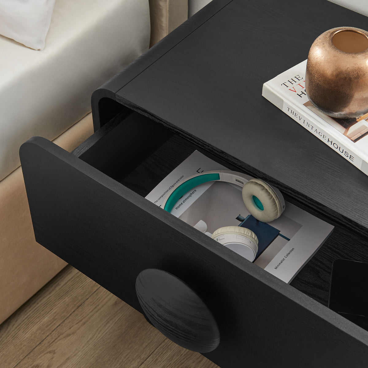 Sonnet 2-Drawer Nightstand - Black