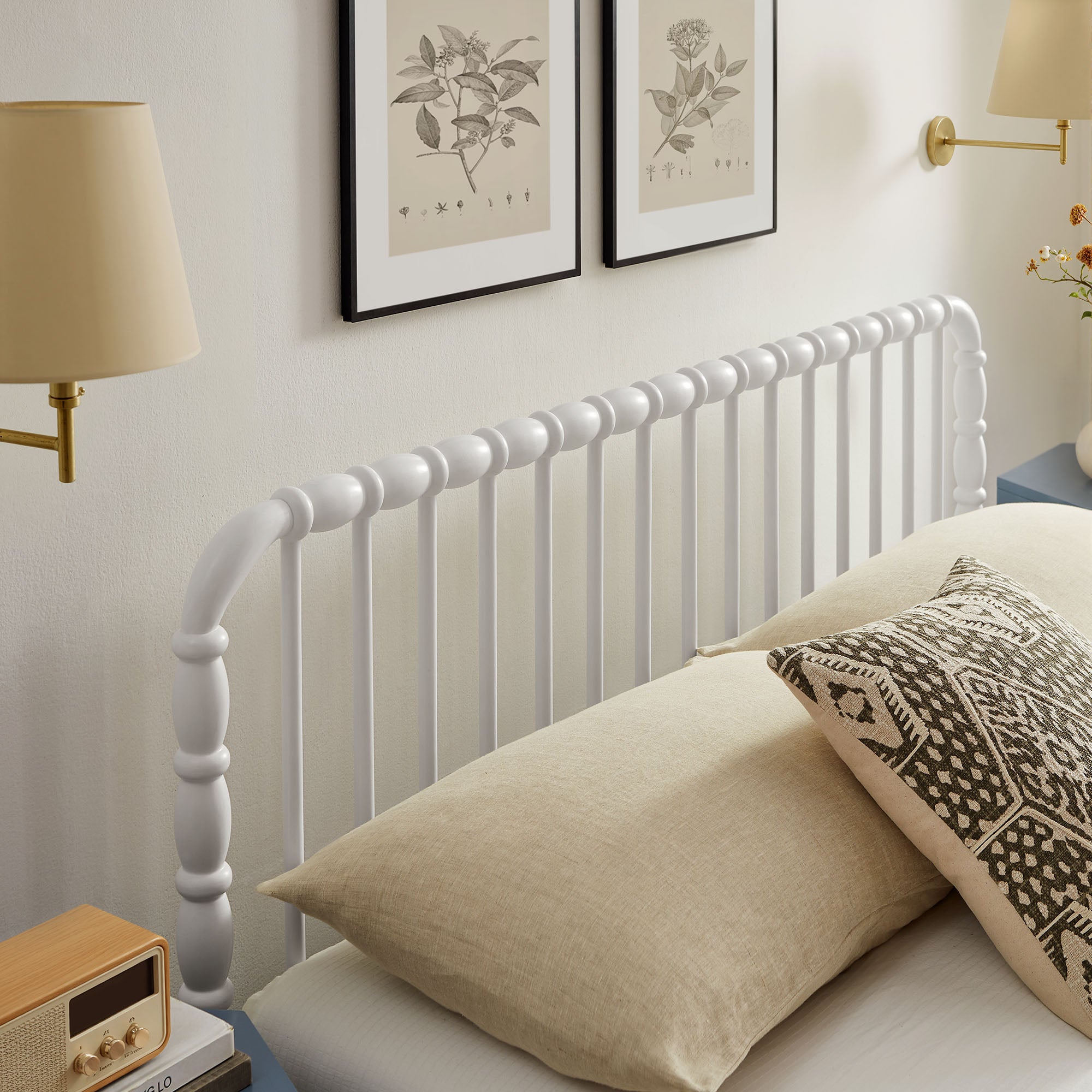 Arlette Queen Size Wood Spindle Bed Frame - White