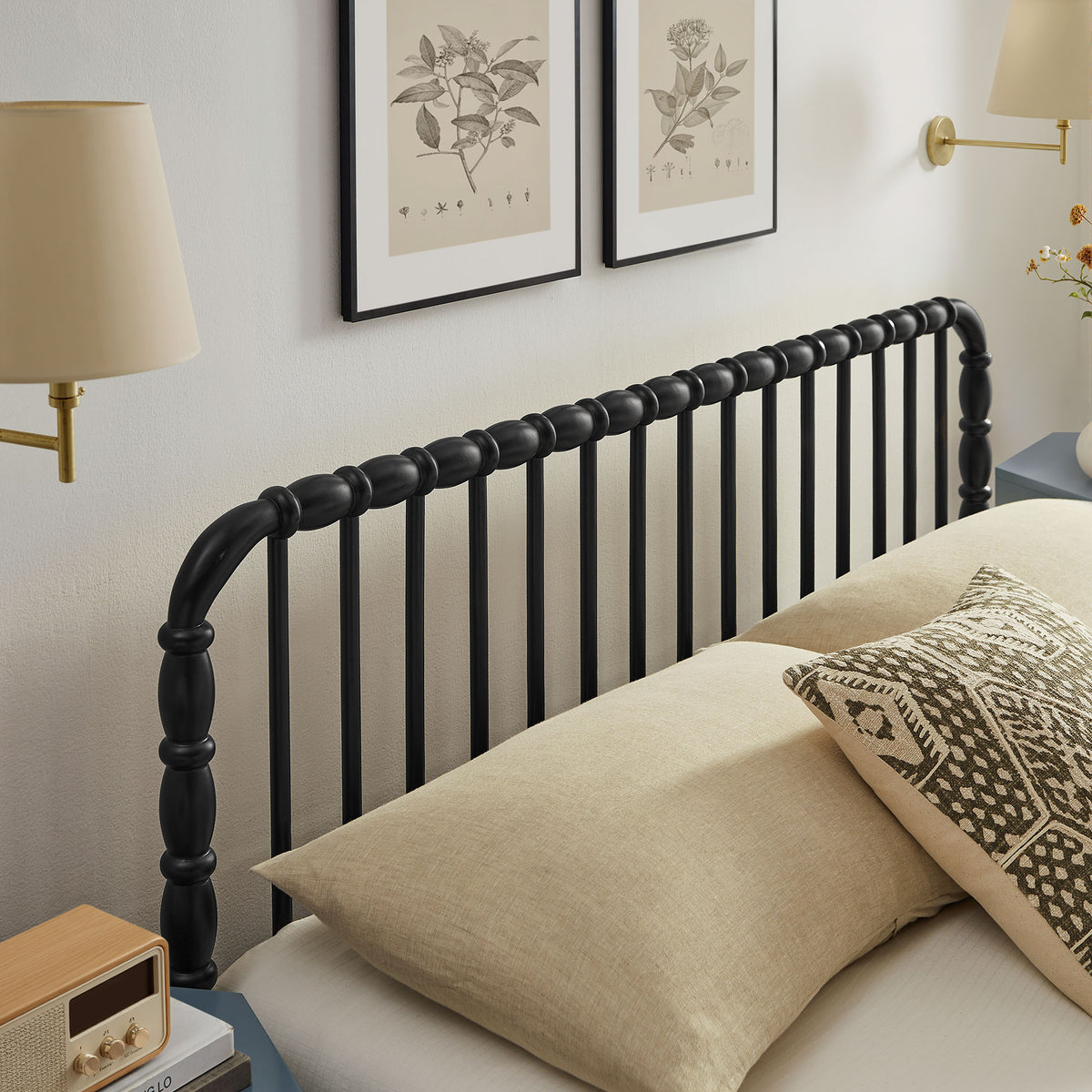 Arlette King Size Wood Spindle Bed Frame - Black