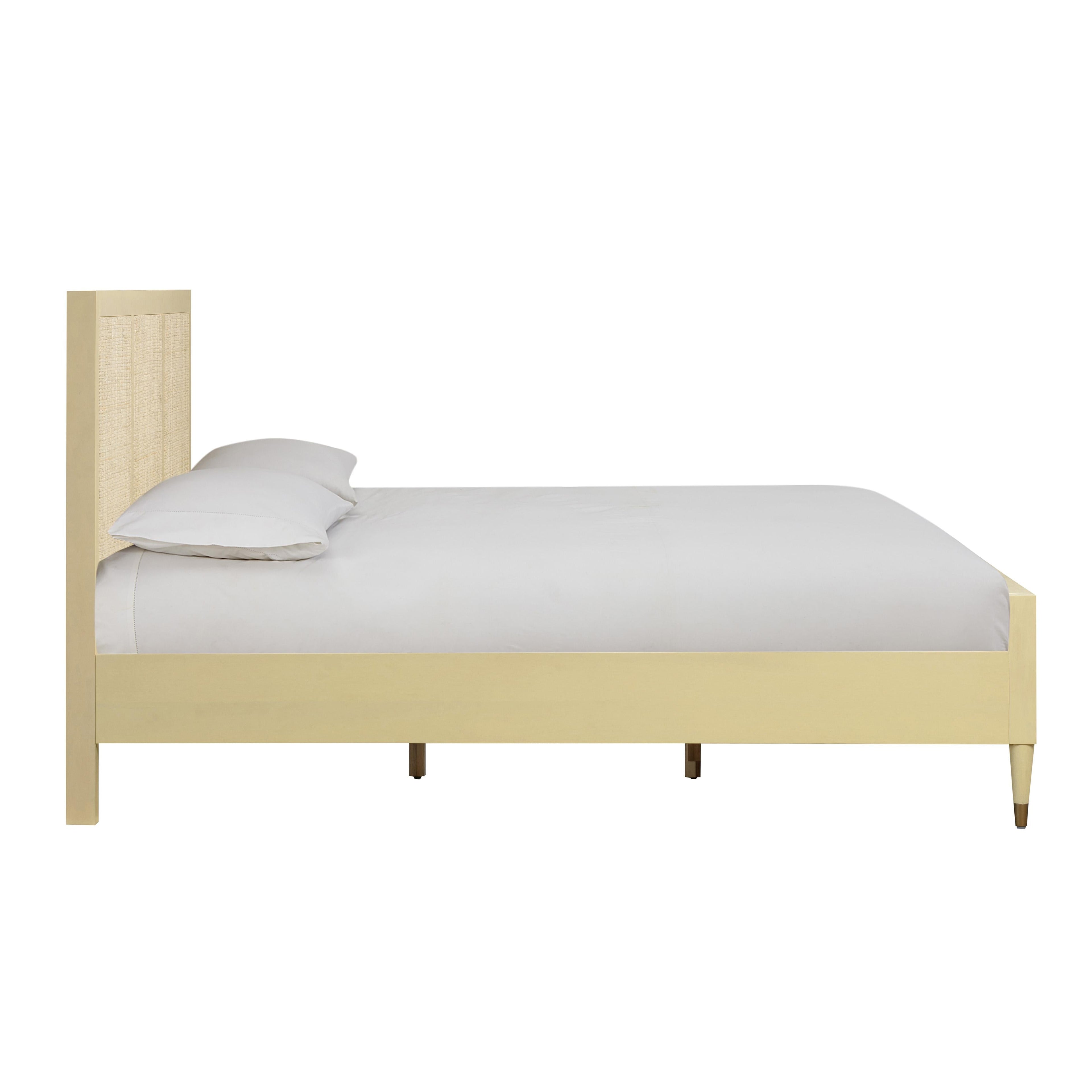 Sierra Wood &amp; Rattan Bed