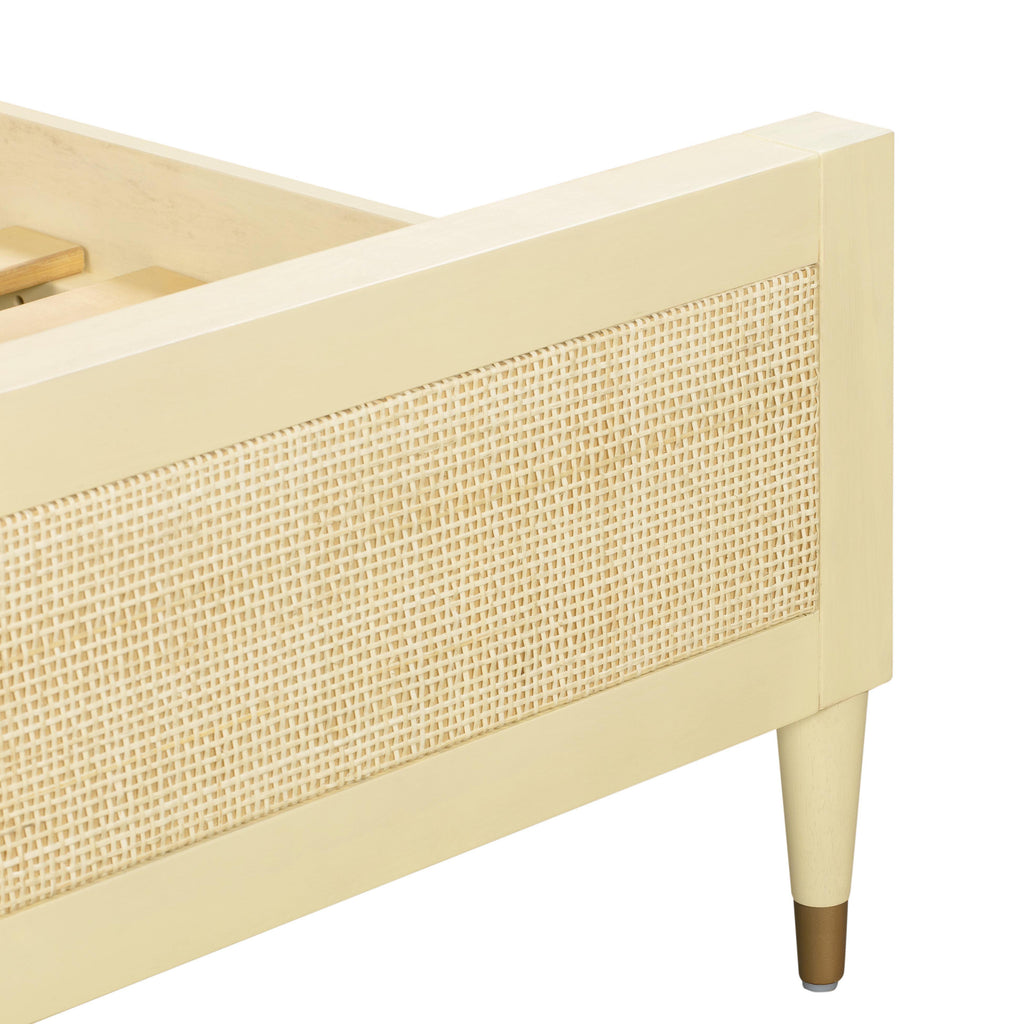 Sierra Wood &amp; Rattan Bed
