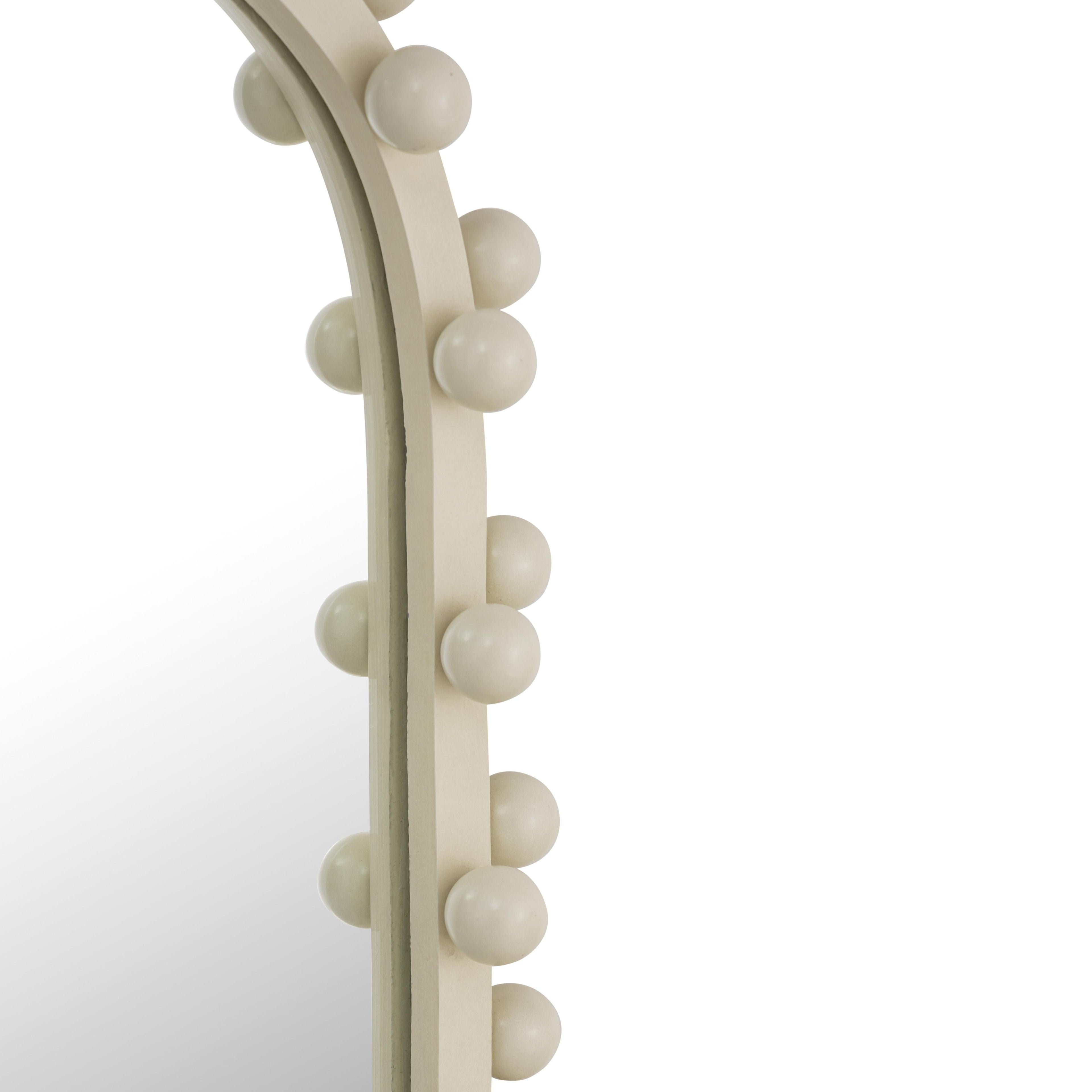 Bubbles Ivory Oval Wall Mirror (17"X31.5"-22.6"X42")