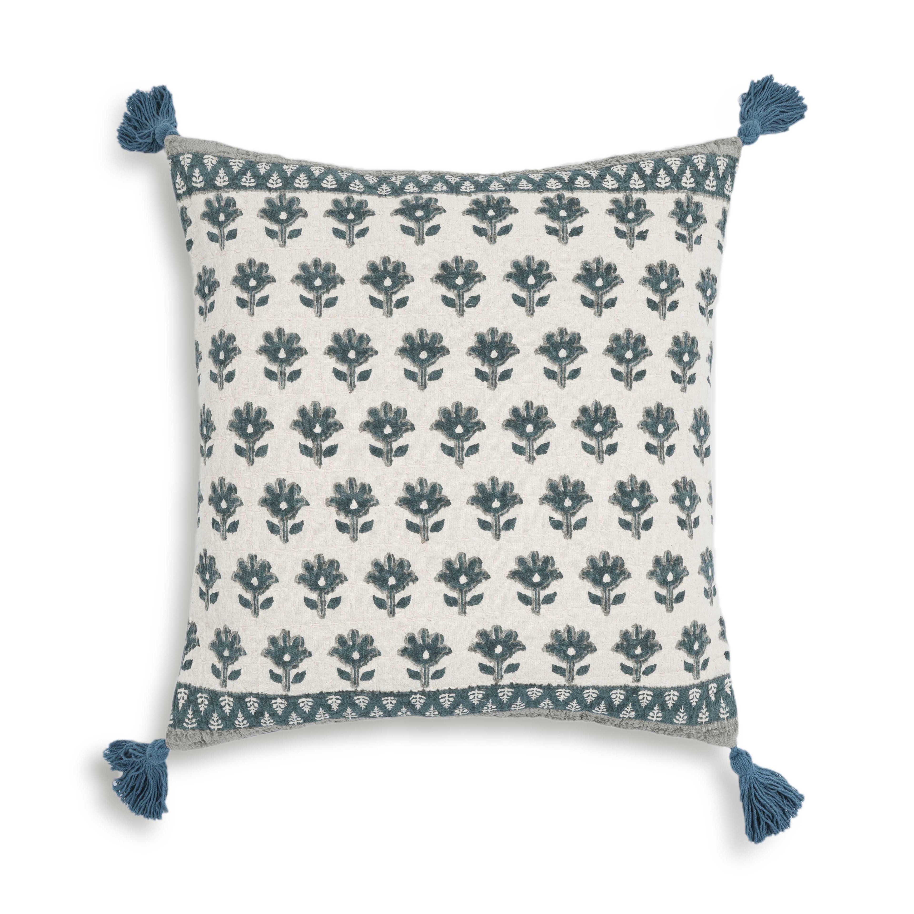Blossom 20" Printed Cotton Tassel Throw Pillow Cover