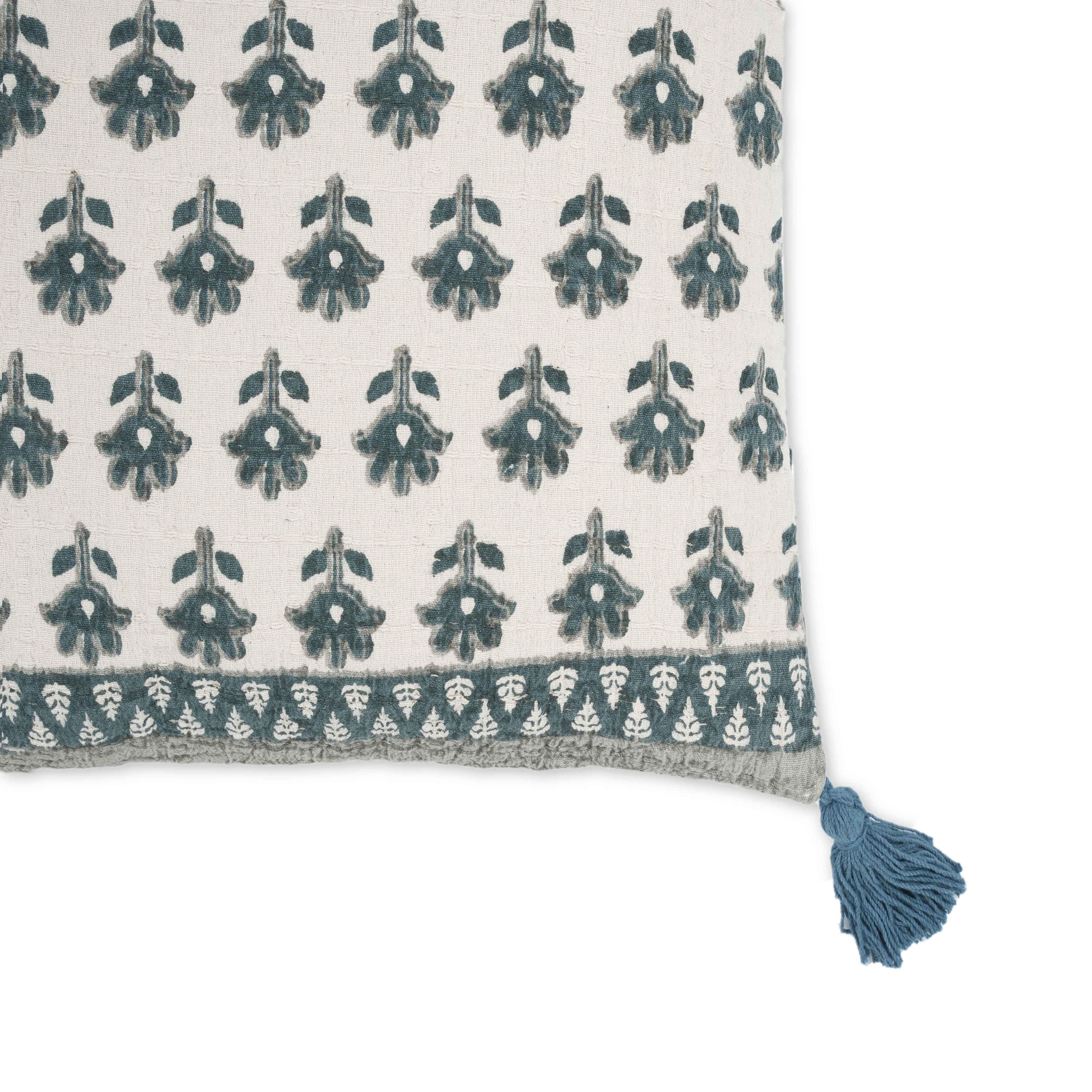 Blossom 20" Printed Cotton Tassel Throw Pillow Cover