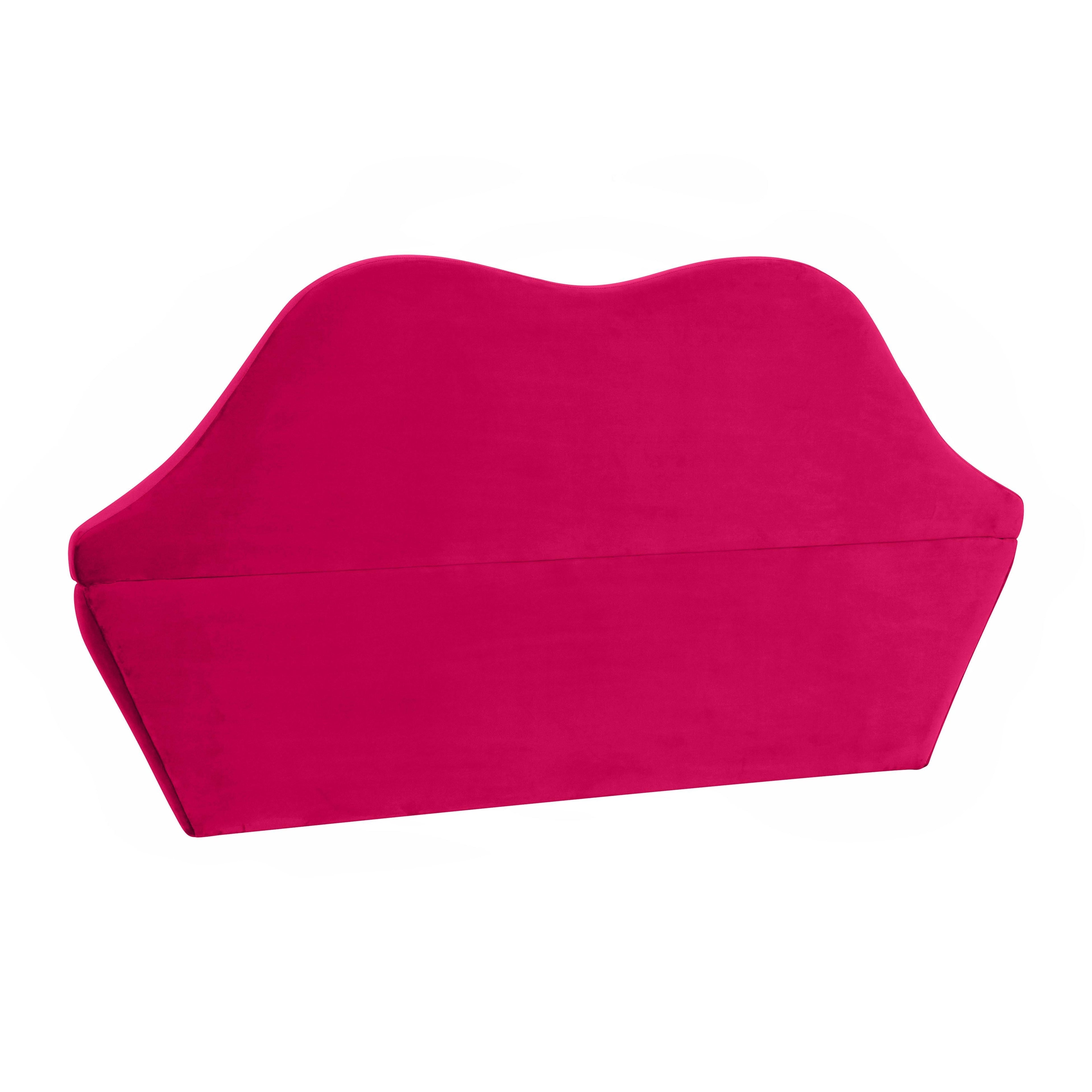 Lips 68" Performance Velvet Settee