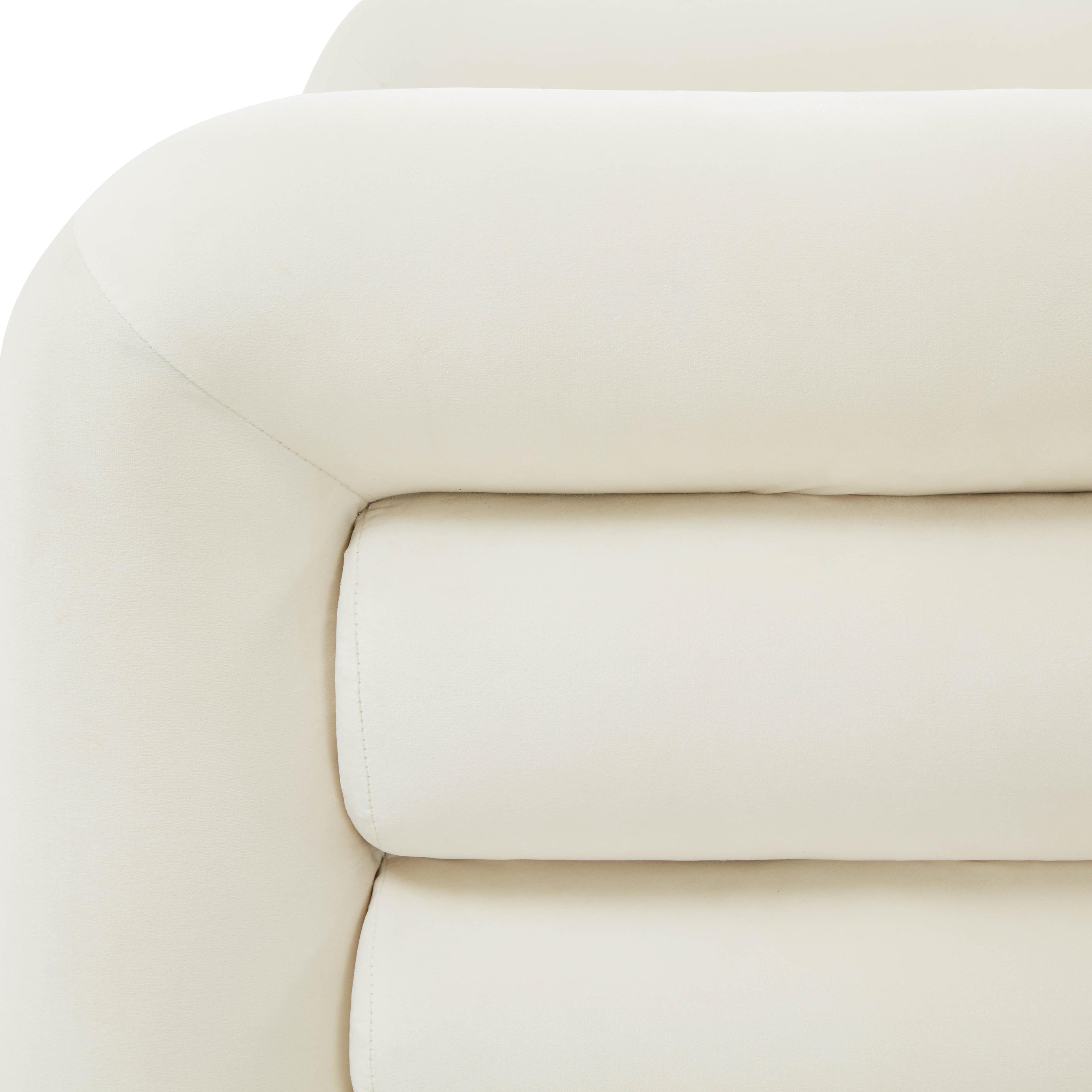 Curves Performance Velvet Lounge Chair