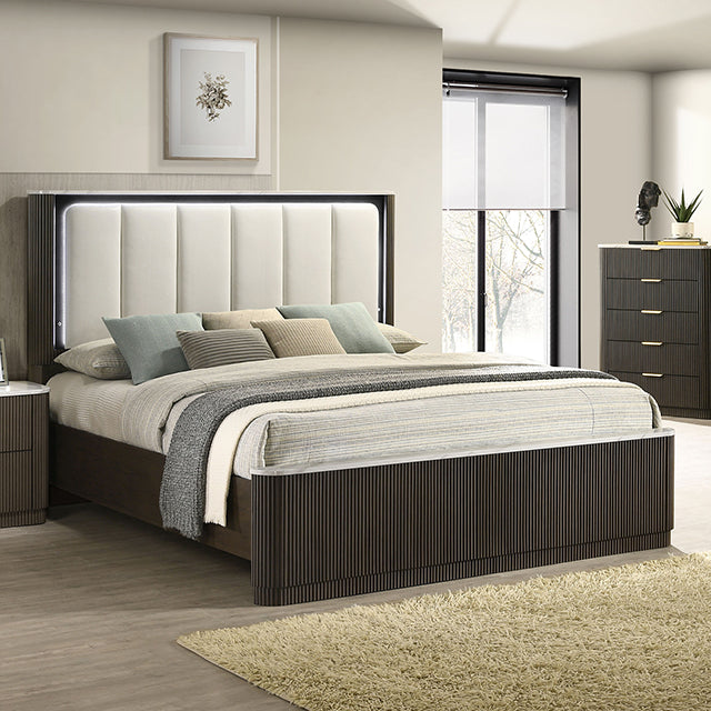 Lantrisant 5 Pc Queen Bedroom Set w/ 2 Nightstnads