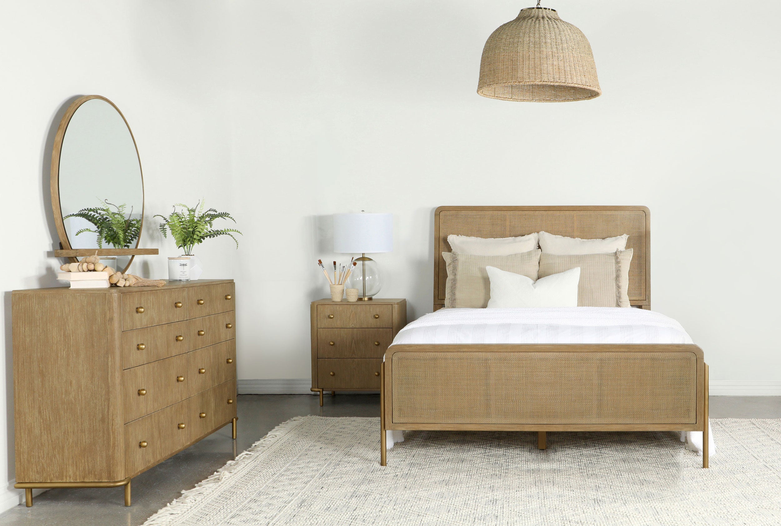 Arini 4-piece Eastern King Bedroom Set Sand Wash
