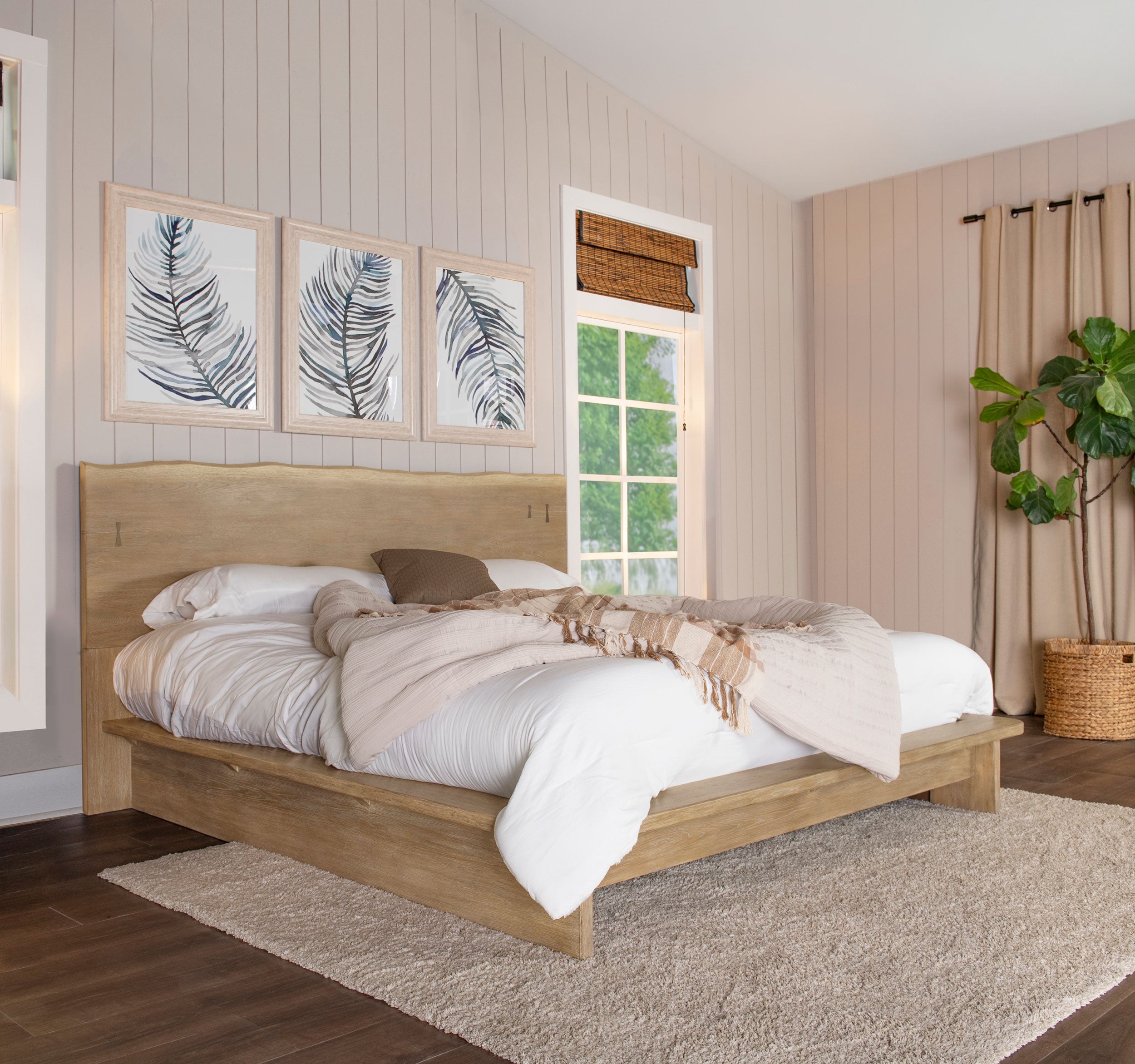 Stillwater Eastern King Platform Bed