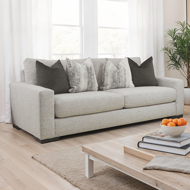 Romsey Loveseat